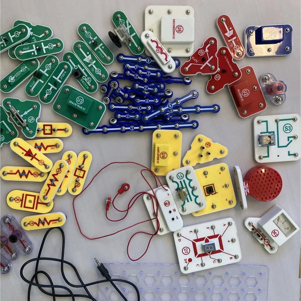 Elenco Toy Snap Circuits Electronics Mixed Lot 3 Manuals Radio Shack ~65 pieces